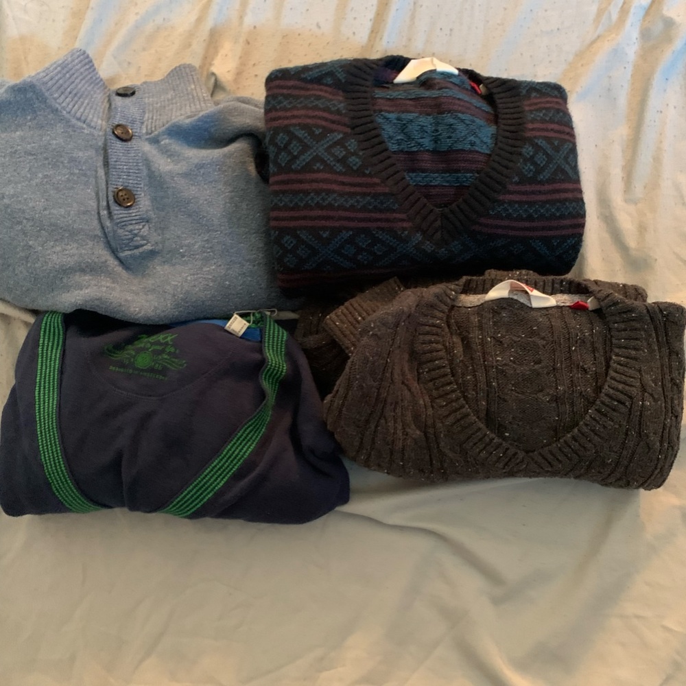 Lot of 4 Men's Sweaters Size Medium Mexx, Gap, Hudson North Crewneck, Cardigan
